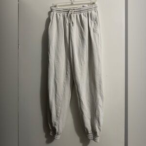white joggers from H&M